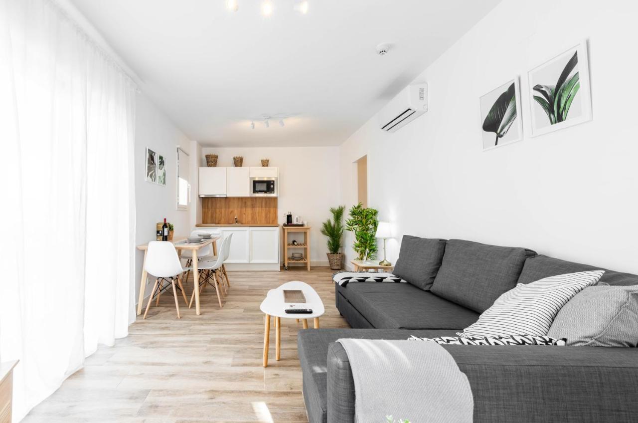 Apartamentos Toboso Plaza Nerja Exterior photo 3D interior visualization
