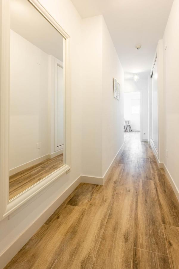 Apartamentos Toboso Plaza Nerja Exterior photo A hallway