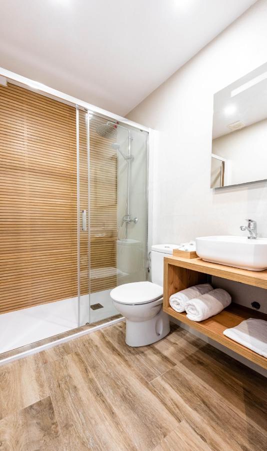 Apartamentos Toboso Plaza Nerja Exterior photo A shower cubicle