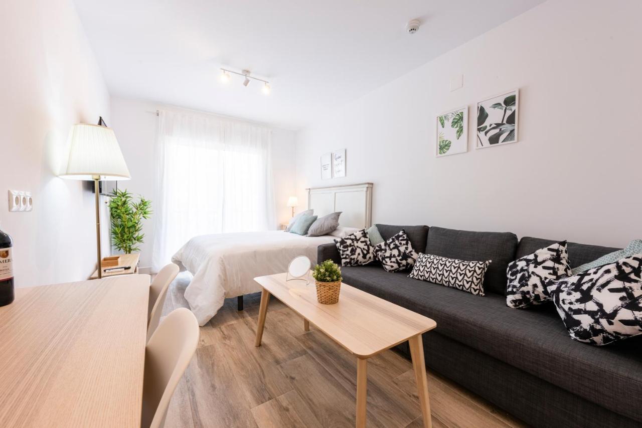 Apartamentos Toboso Plaza Nerja Exterior photo A studio apartment in Madrid, Spain